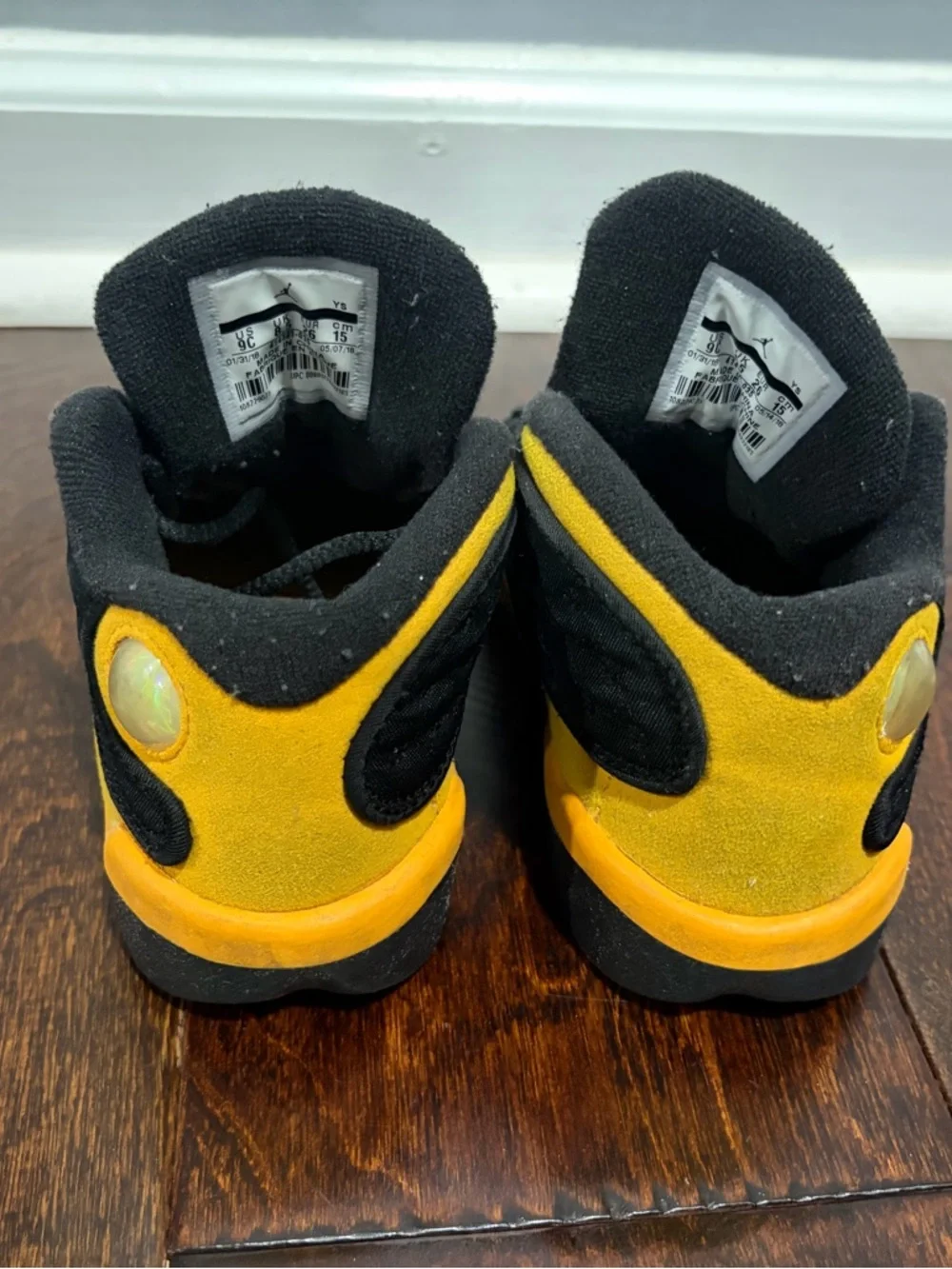 Nike Jordan 13 Retro Kids Black Sneakers with Yellow Accents size 9 - Picture 4 of 6